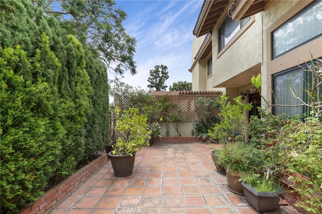 8402 Sunbeam Cir, Huntington Beach CA 92646 - photo 32