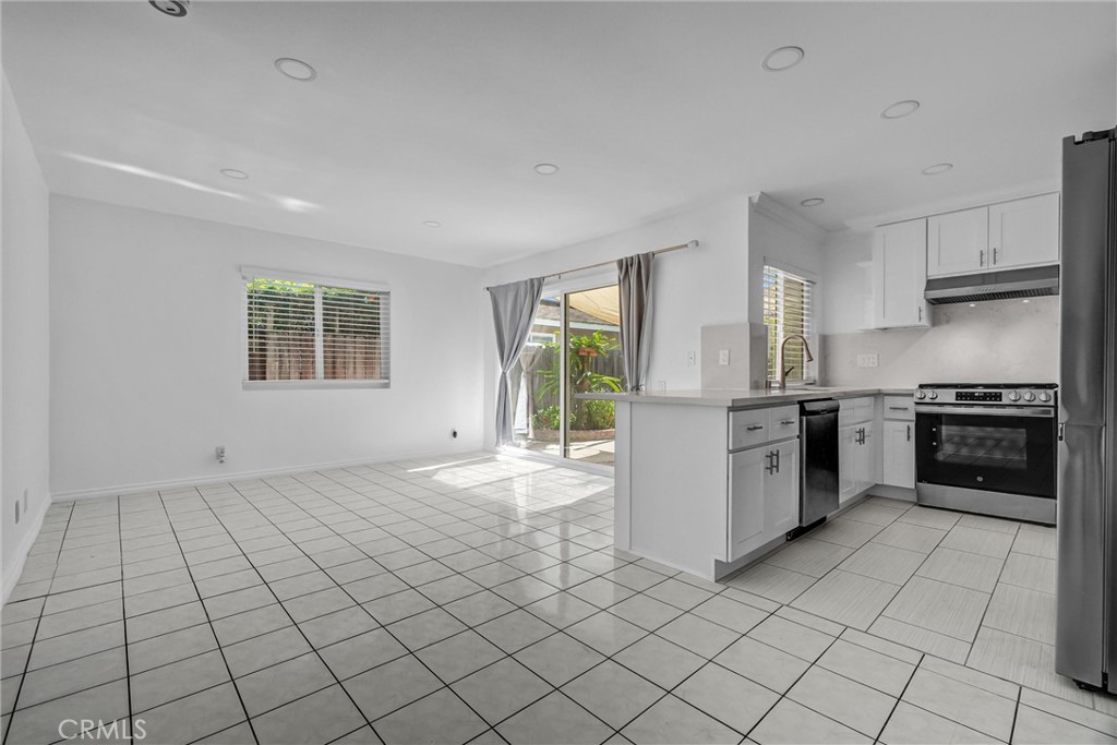 8422 Jalm Drive, Huntington Beach CA 92647 - photo 7