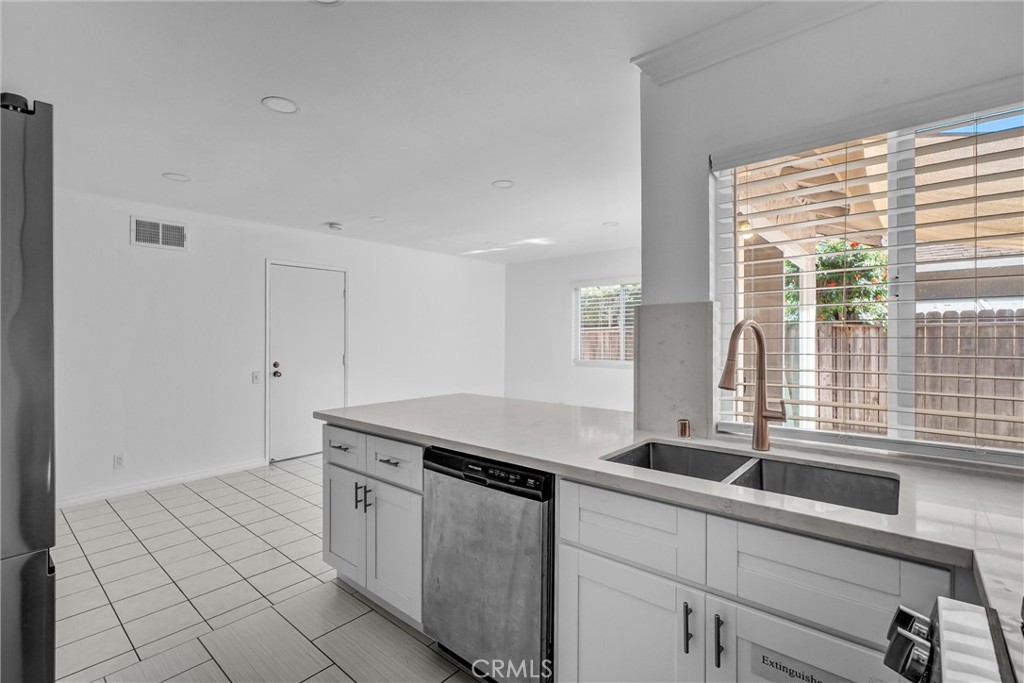 8422 Jalm Drive, Huntington Beach CA 92647 - photo 9