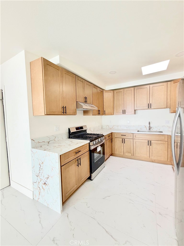 8431 Tamaru, Huntington Beach CA 92647 - photo 30