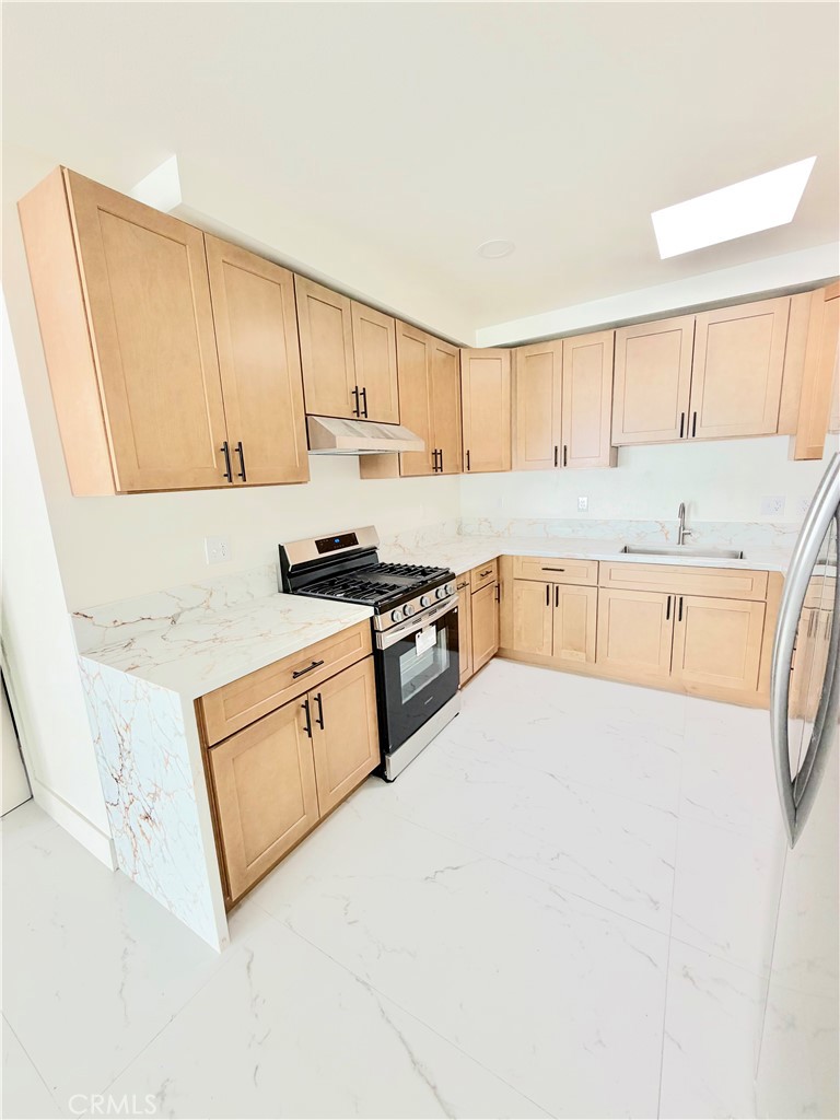 8431 Tamaru, Huntington Beach CA 92647 - photo 31