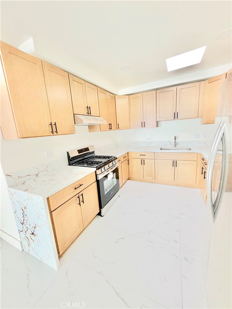 8431 Tamaru, Huntington Beach CA 92647 - photo 34