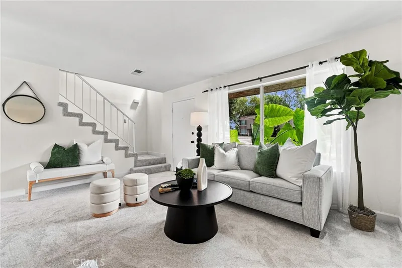 8437 El Arroyo, Huntington Beach, CA 92647