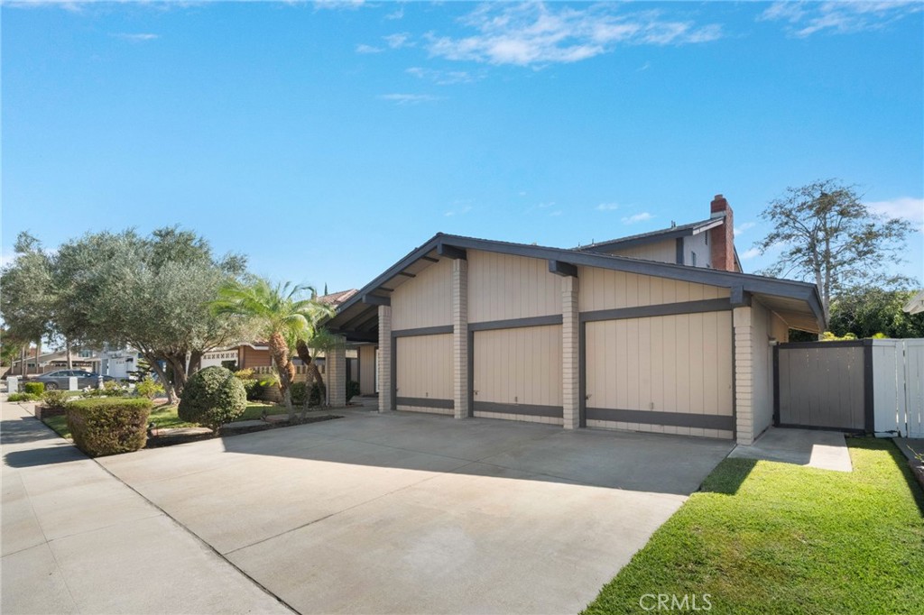 8452 Compton, Huntington Beach CA 92646 - photo 3