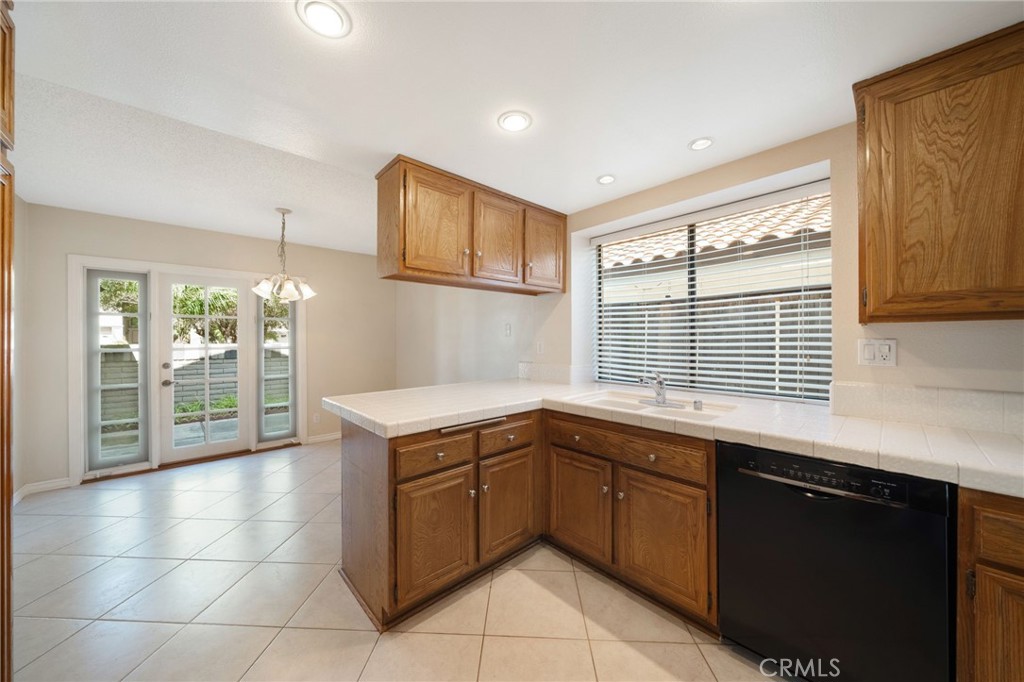 8452 Compton, Huntington Beach CA 92646 - photo 9