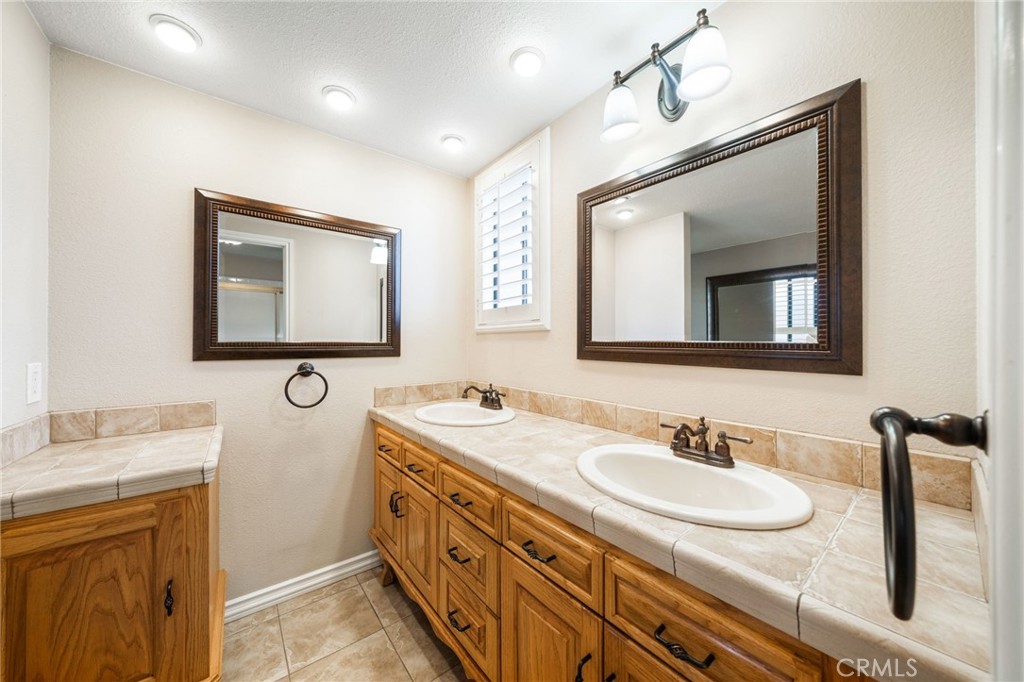8452 Compton, Huntington Beach CA 92646 - photo 32