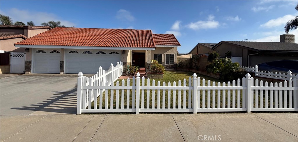 Front of the house - 8552 Doremere, Huntington Beach CA 92646 - photo 1