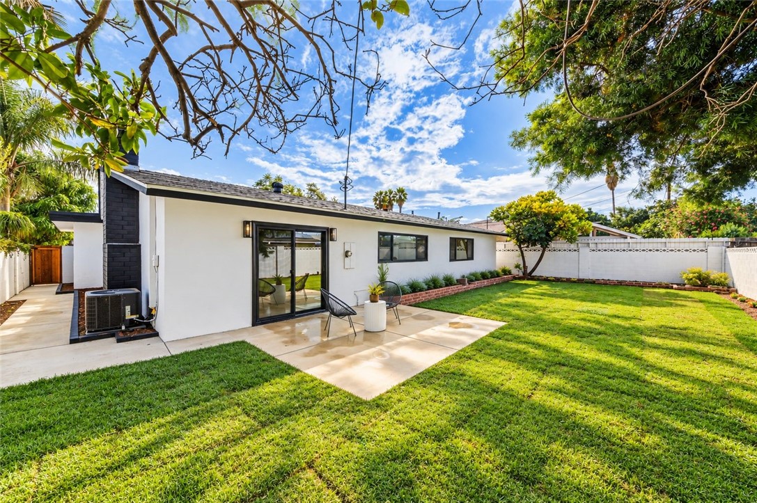 8561 Donald Circle, Huntington Beach CA 92647 - photo 4