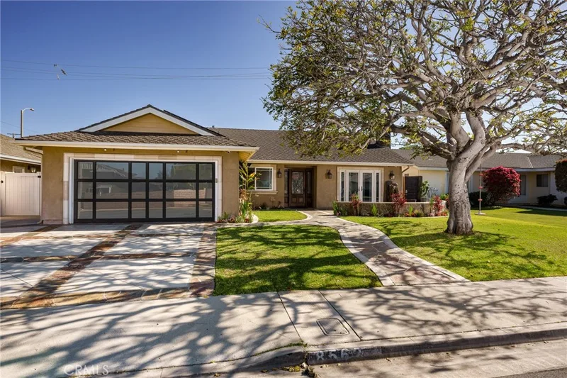 8562 Sandy Hook, Huntington Beach