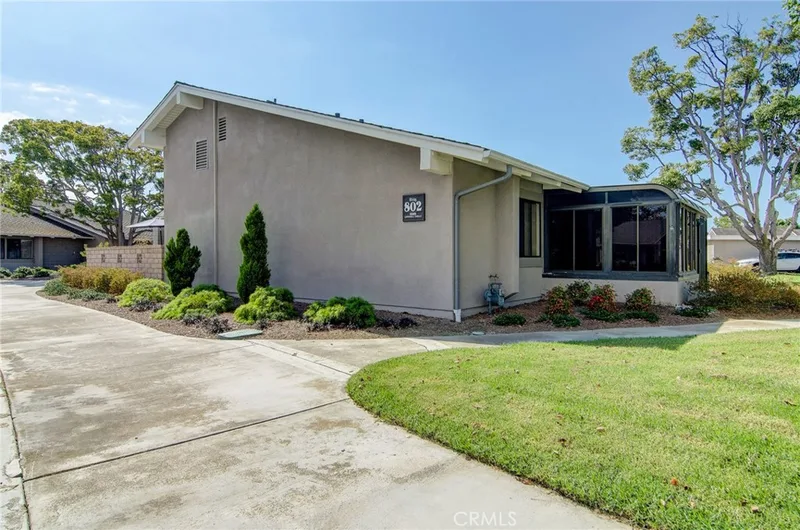 8565 Larkhall Circle 802C, Huntington Beach, CA 92646