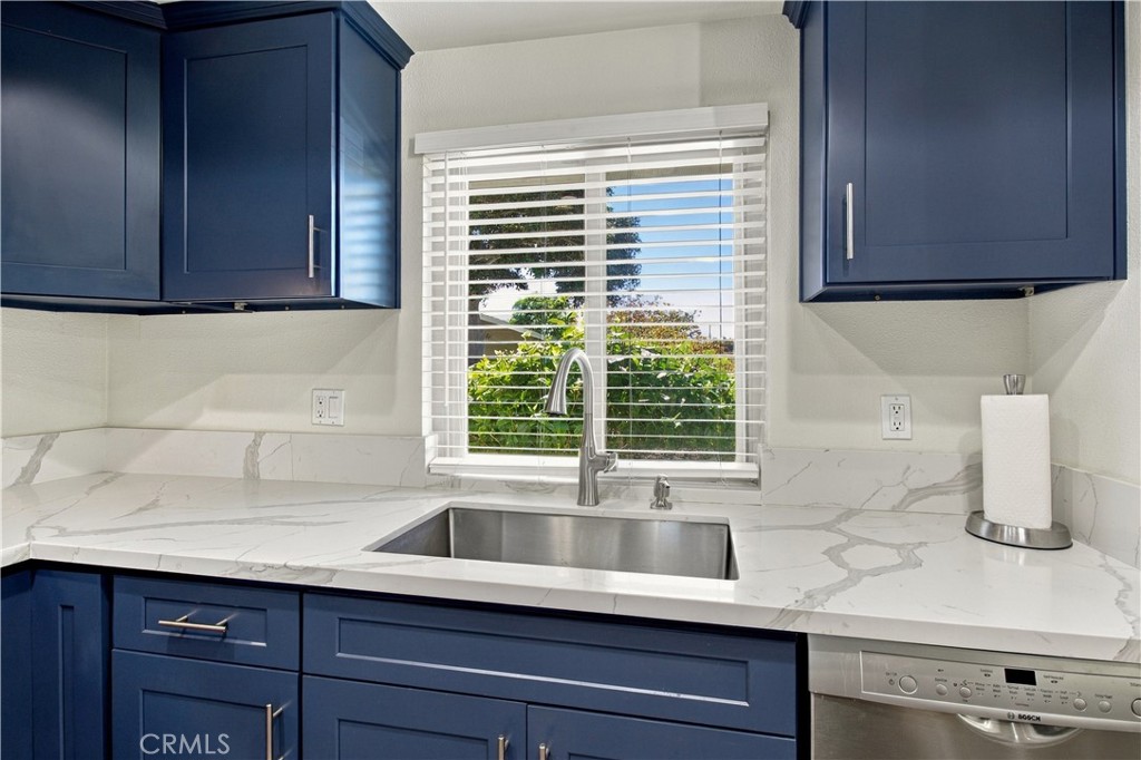 Stainless steel appliances - 8565 Sierra Circle 916A, Huntington Beach CA 92646 - photo 9