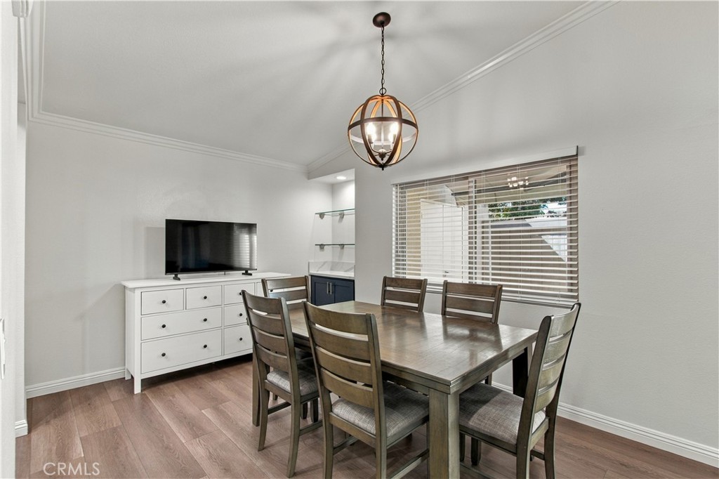 Dining area - 8565 Sierra Circle 916A, Huntington Beach CA 92646 - photo 12