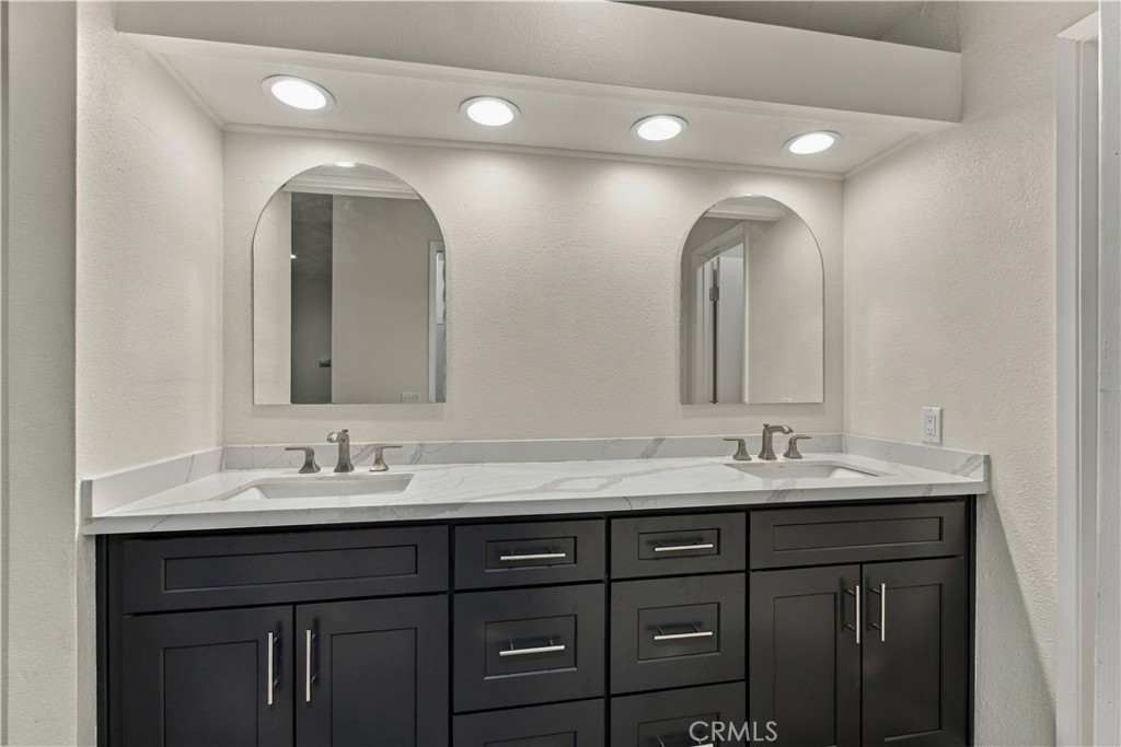 Dual sinks - 8565 Sierra Circle 916A, Huntington Beach CA 92646 - photo 15