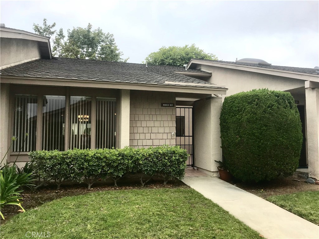 8565 Trinity Cir 821D, Huntington Beach CA 92646 - photo 1