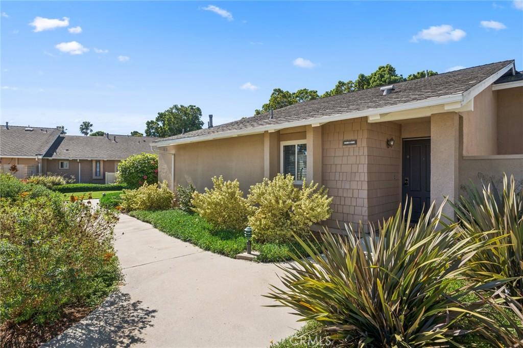 8566 Colusa Circle 905A, Huntington Beach CA 92646 - photo 3
