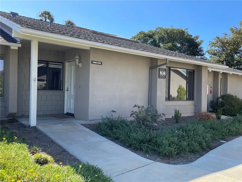 8566 Larkhall Circle 808-B, Huntington Beach