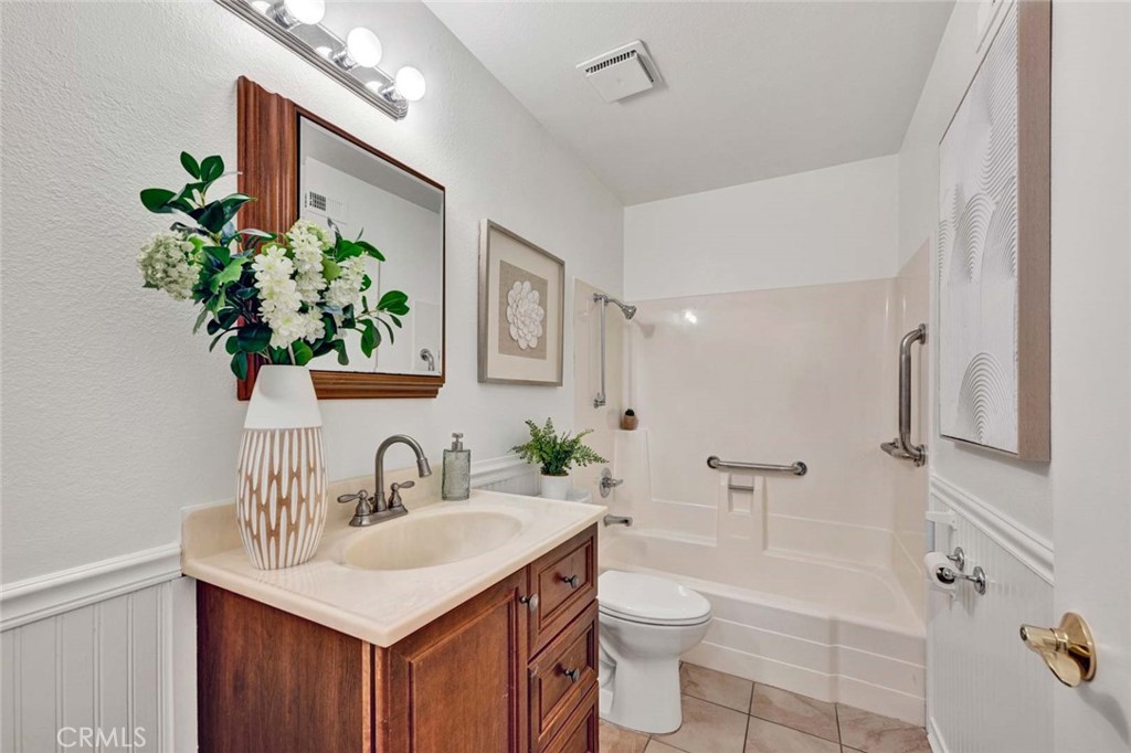 Updated Vanity - 8605 Solano 1005-B, Huntington Beach CA 92646 - photo 13
