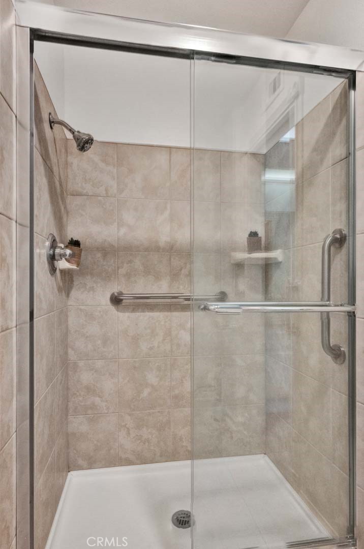 Newer Tiled Shower - 8605 Solano 1005-B, Huntington Beach CA 92646 - photo 18