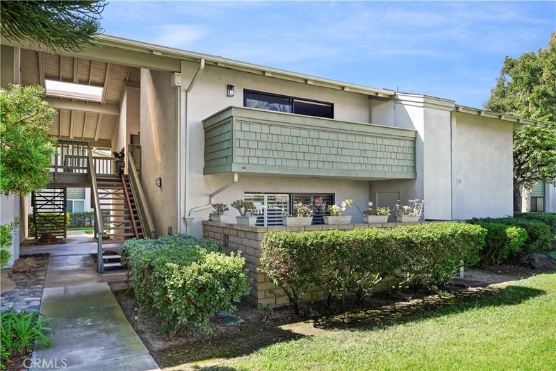 8633 Portola Court 15-F, Huntington Beach, CA 92646