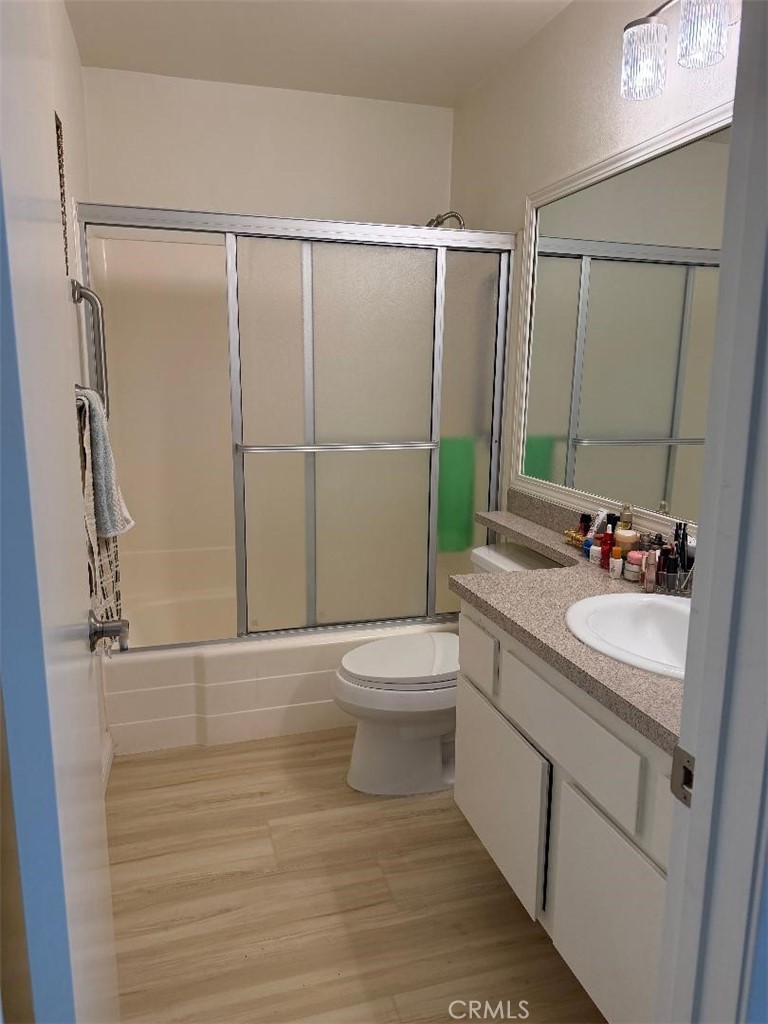 Master bathroom - 8633 PORTOLA Court, Huntington Beach CA 92646 - photo 7