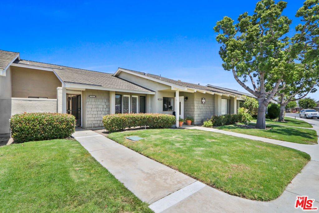 8645 Butte Circle #602B, Huntington Beach CA 92646 - photo 1