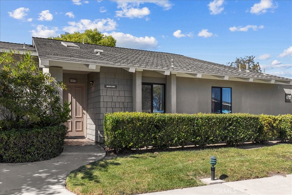 8646 Butte Circle 607E, Huntington Beach CA 92646 - photo 1