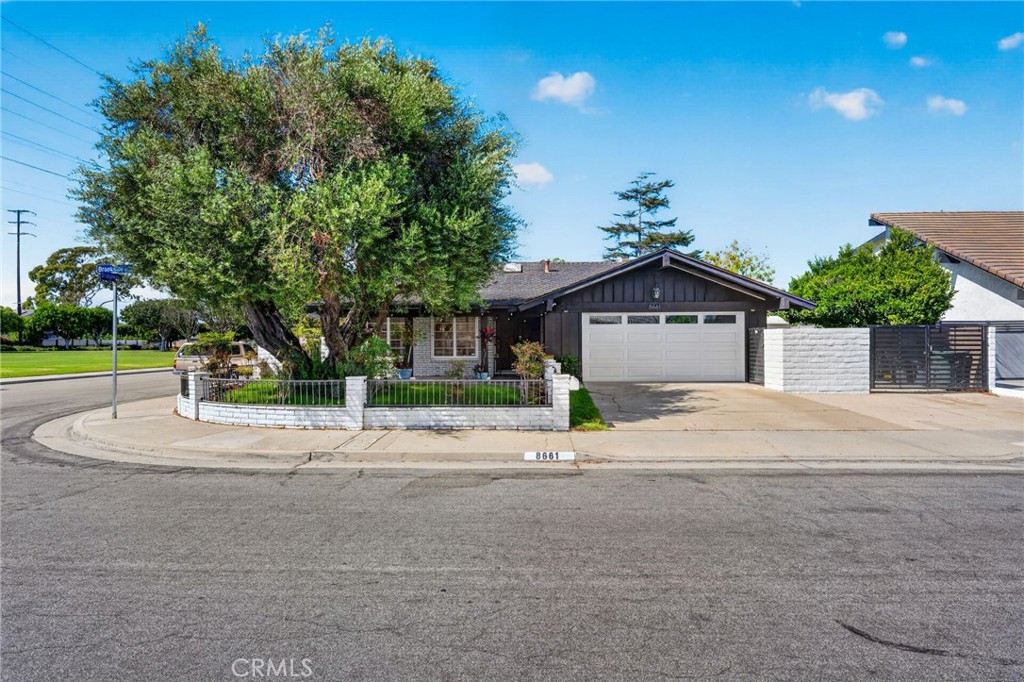8661 Brookside Drive, Huntington Beach CA 92646 - photo 2