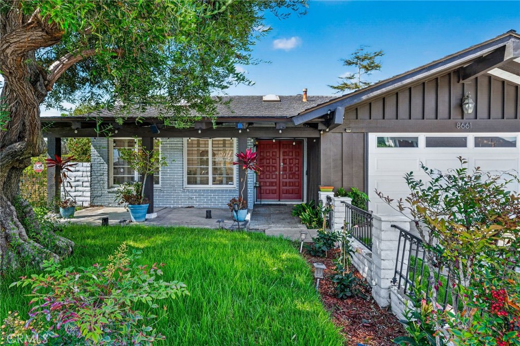 8661 Brookside Drive, Huntington Beach CA 92646 - photo 4