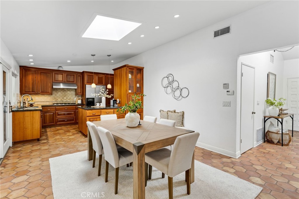8661 Brookside Drive, Huntington Beach CA 92646 - photo 11