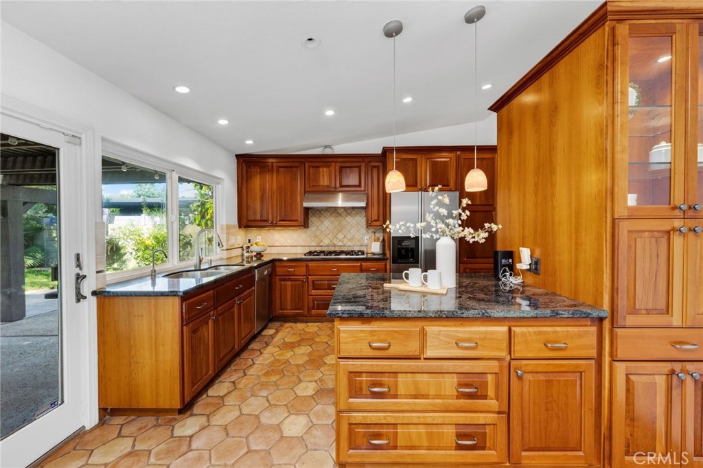 8661 Brookside Drive, Huntington Beach CA 92646 - photo 13