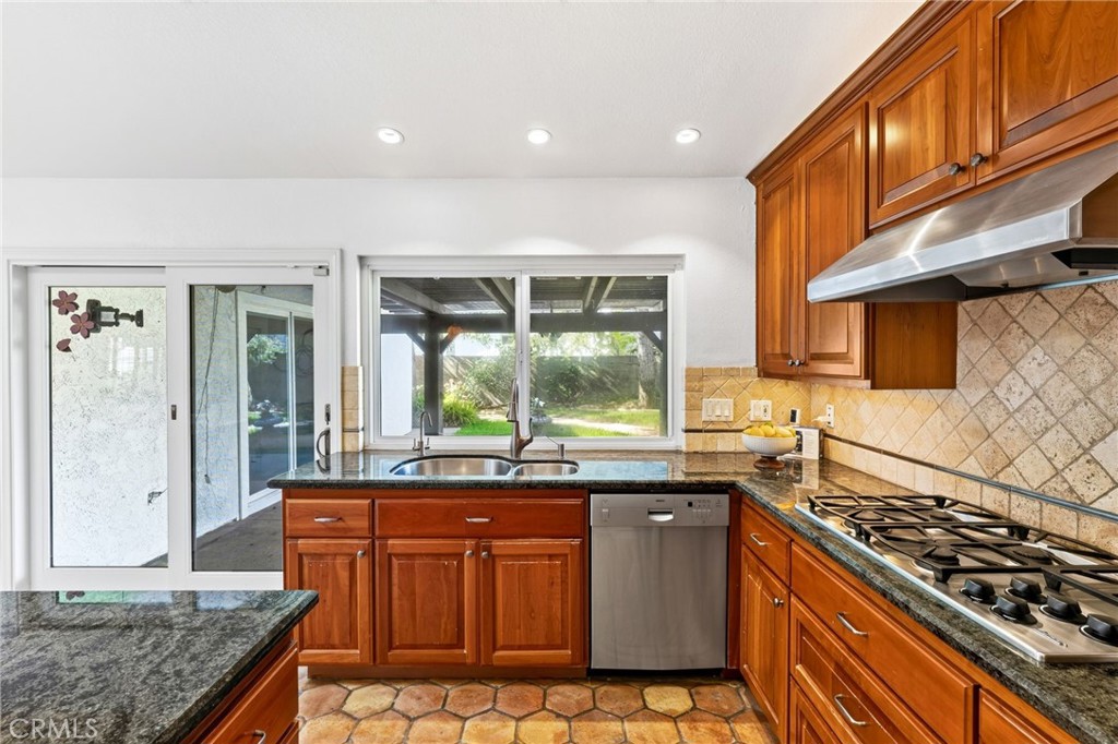 8661 Brookside Drive, Huntington Beach CA 92646 - photo 14
