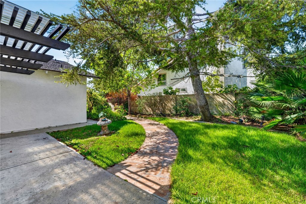 8661 Brookside Drive, Huntington Beach CA 92646 - photo 30