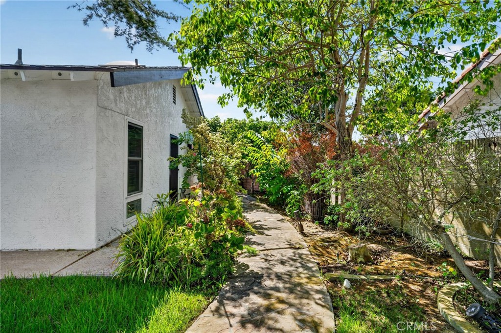 8661 Brookside Drive, Huntington Beach CA 92646 - photo 32