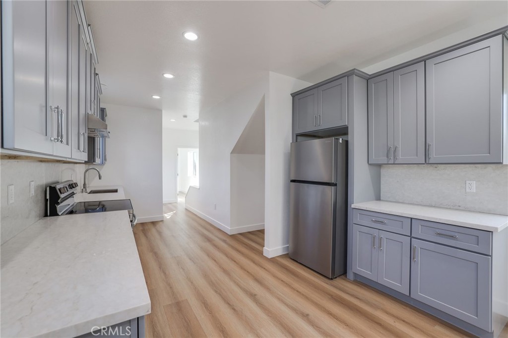 8686 Hastings Circle, Huntington Beach CA 92647 - photo 2