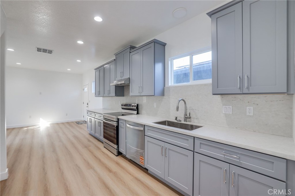 8686 Hastings Circle, Huntington Beach CA 92647 - photo 3