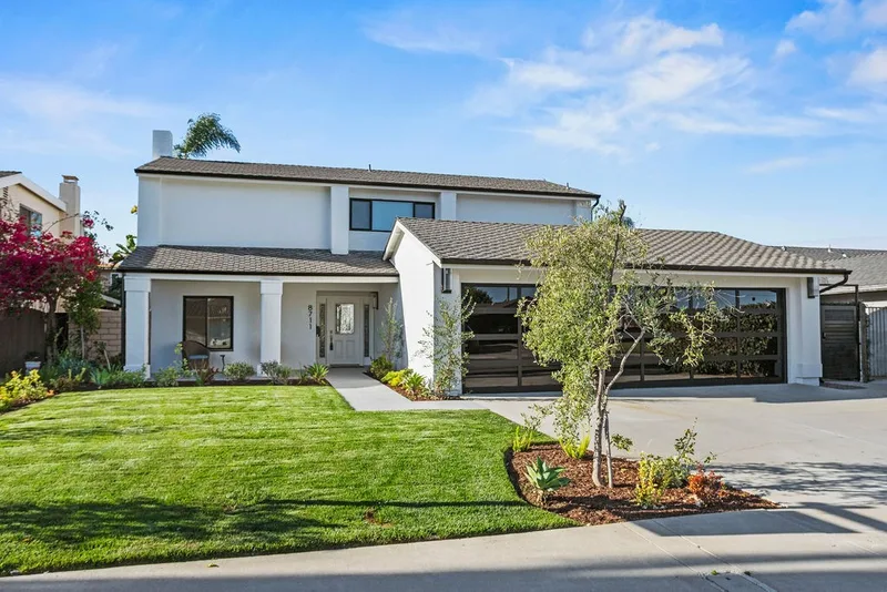 8711 Larkport Drive, Huntington Beach