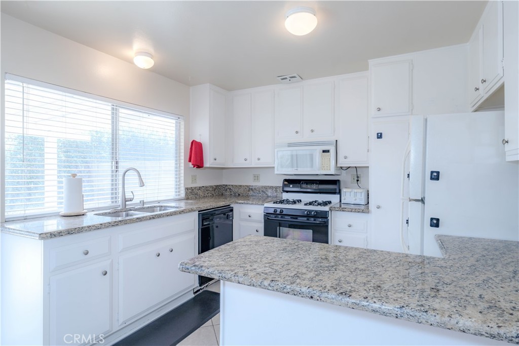 8812 Elgin, Huntington Beach CA 92646 - photo 1