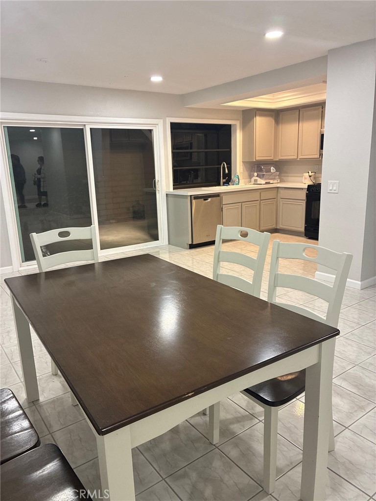 8842 Midbury, Huntington Beach CA 92646 - photo 5
