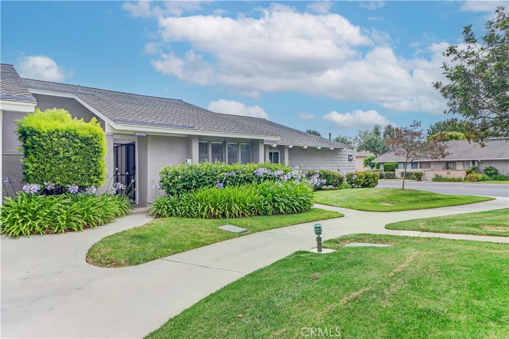 8877 Tulare 313-B, Huntington Beach CA 92646 - photo 1