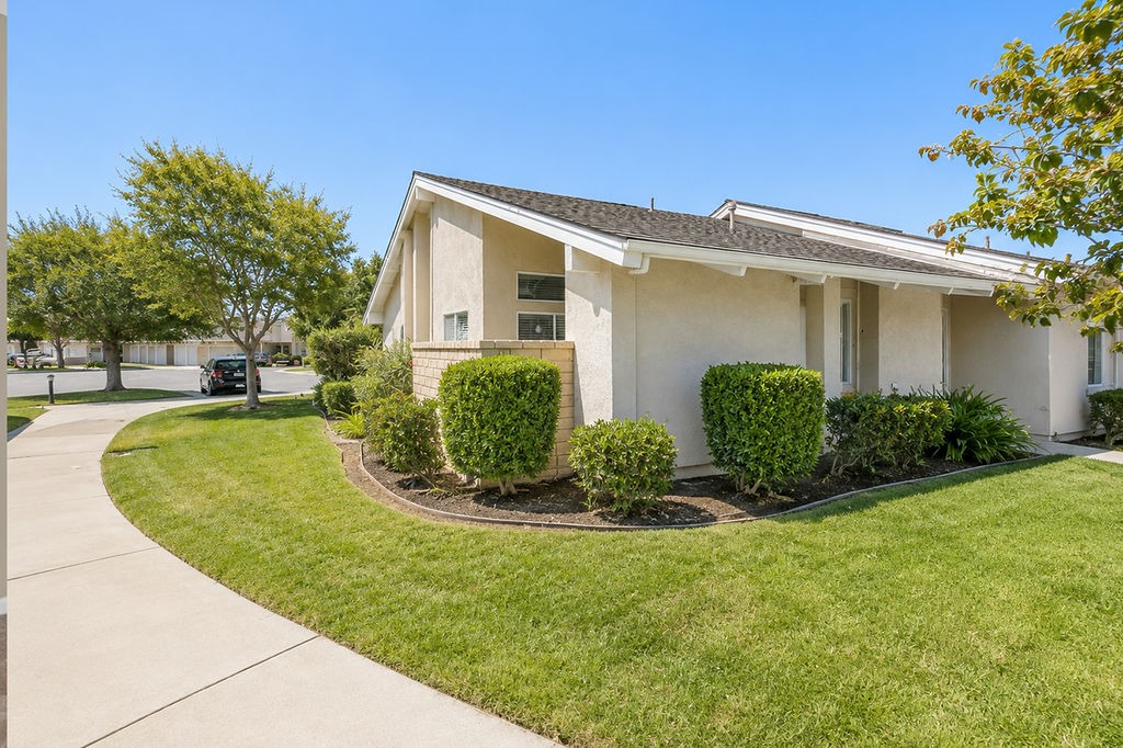 8877 Tulare Drive 313D, Huntington Beach CA 92646 - photo 1