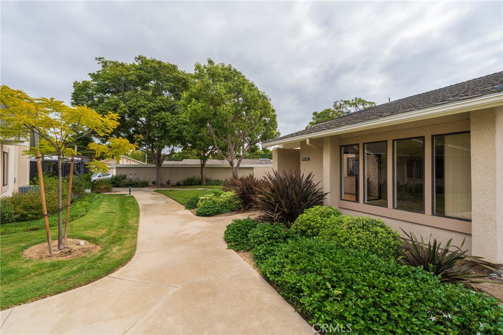 8885 Modoc Circle 1206A, Huntington Beach CA 92646 - photo 2