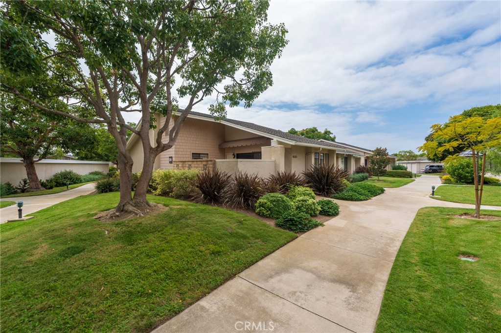 8885 Modoc Circle 1206A, Huntington Beach CA 92646 - photo 3