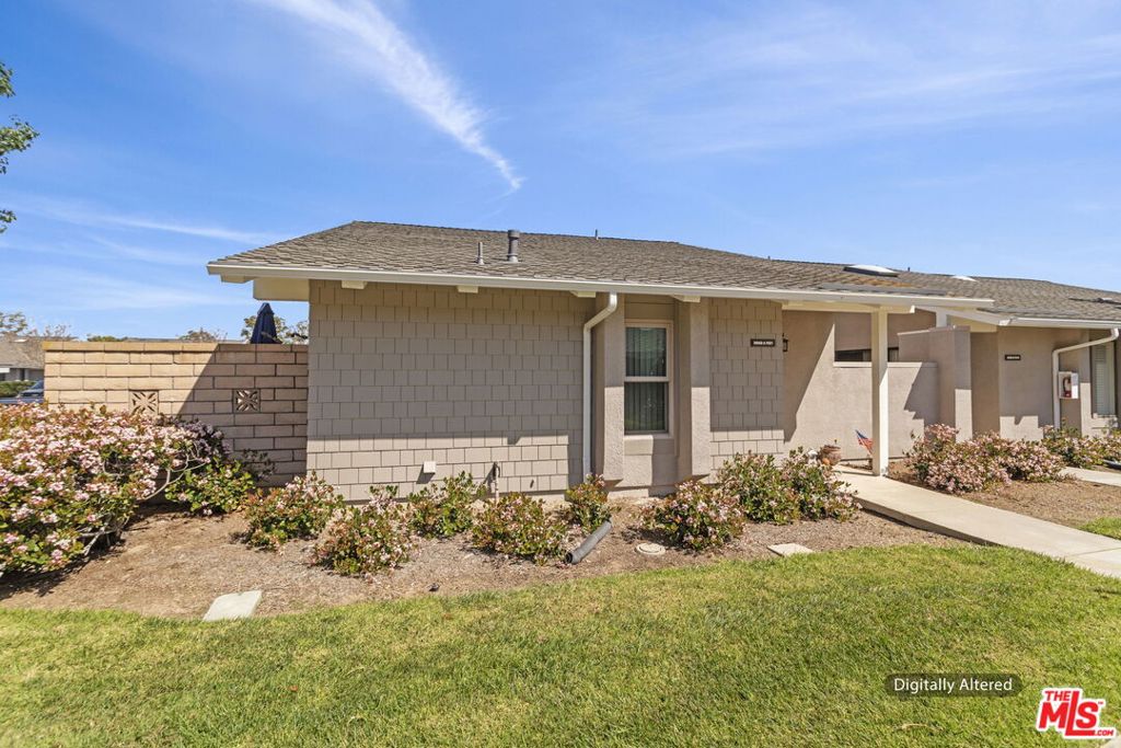 8886 Plumas Circle 1121A, Huntington Beach CA 92646 - photo 1