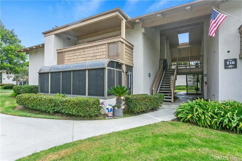 8888 Lauderdale Court 216B, Huntington Beach, CA 92646