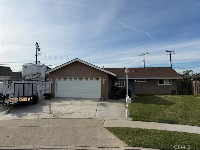 8891 Shore Circle, Huntington Beach, CA 92646