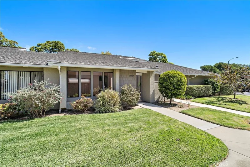 8932 Biscayne Court 1320E, Huntington Beach