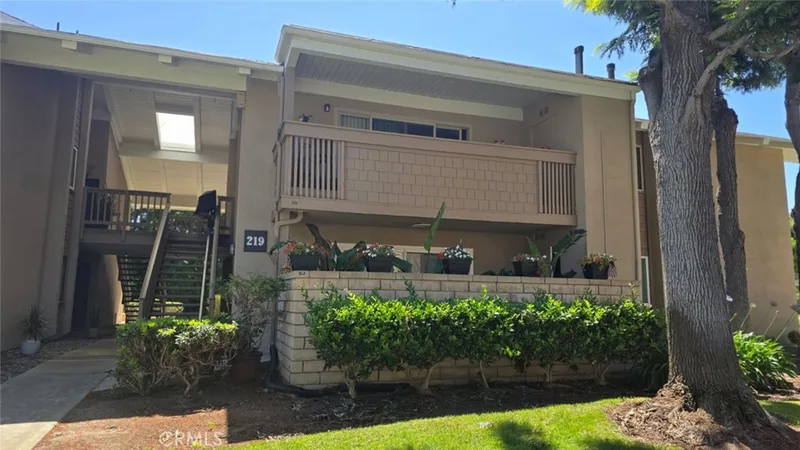 8933 Biscayne Court 219E, Huntington Beach, CA 92646