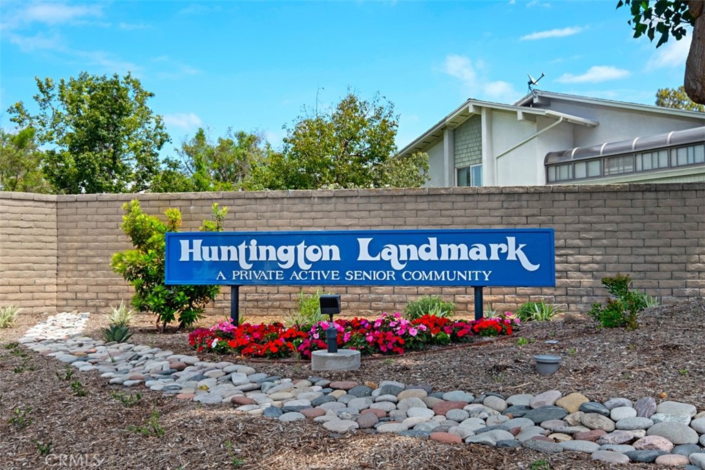 8933 Yolo 1307-B, Huntington Beach CA 92646 - photo 2