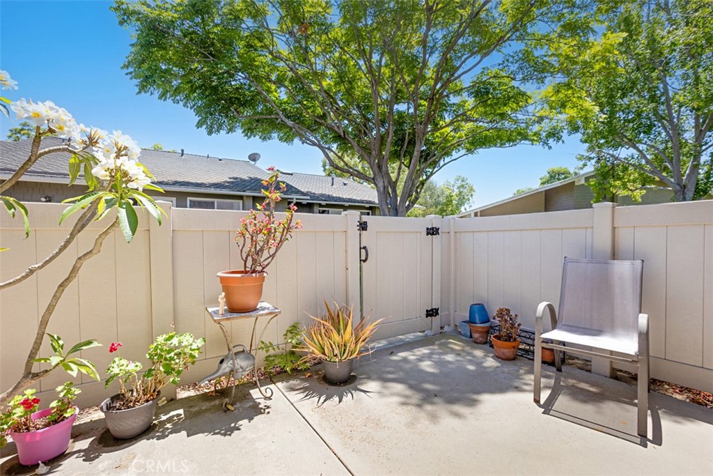 8933 Yolo 1307-B, Huntington Beach CA 92646 - photo 6