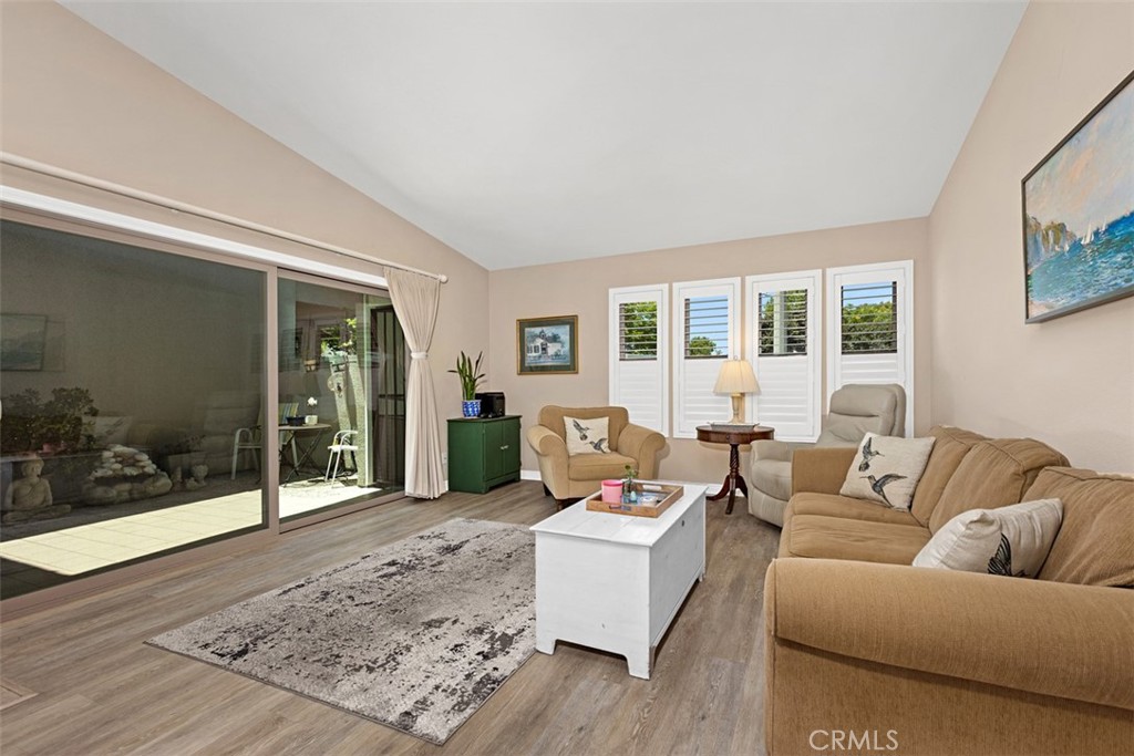 8933 Yolo 1307-B, Huntington Beach CA 92646 - photo 10